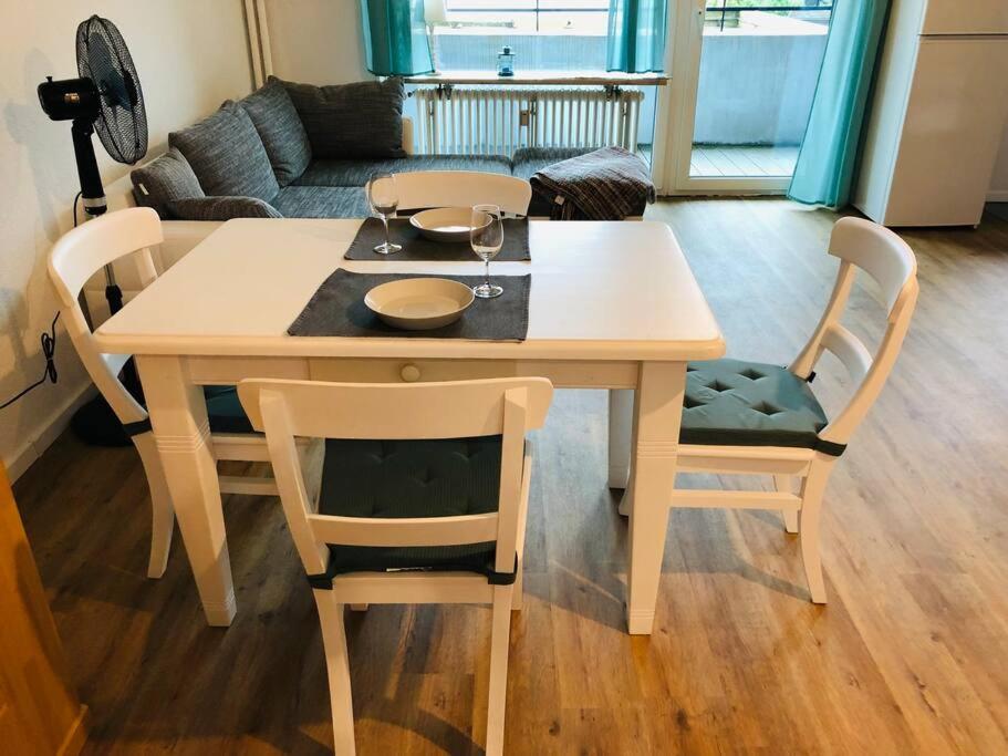 Zentrale Studio Wohnung In Έμντεν Εξωτερικό φωτογραφία