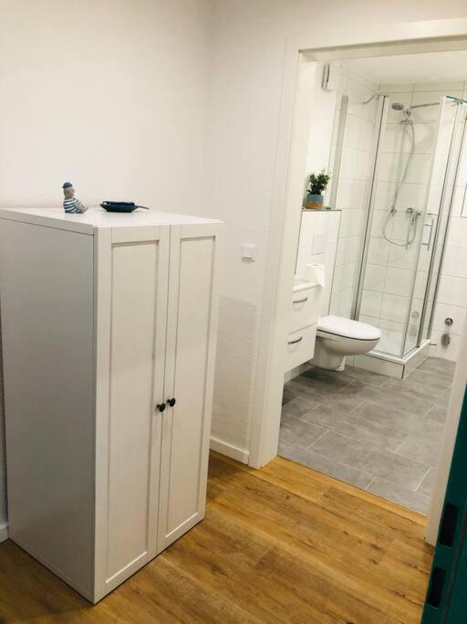 Zentrale Studio Wohnung In Έμντεν Εξωτερικό φωτογραφία